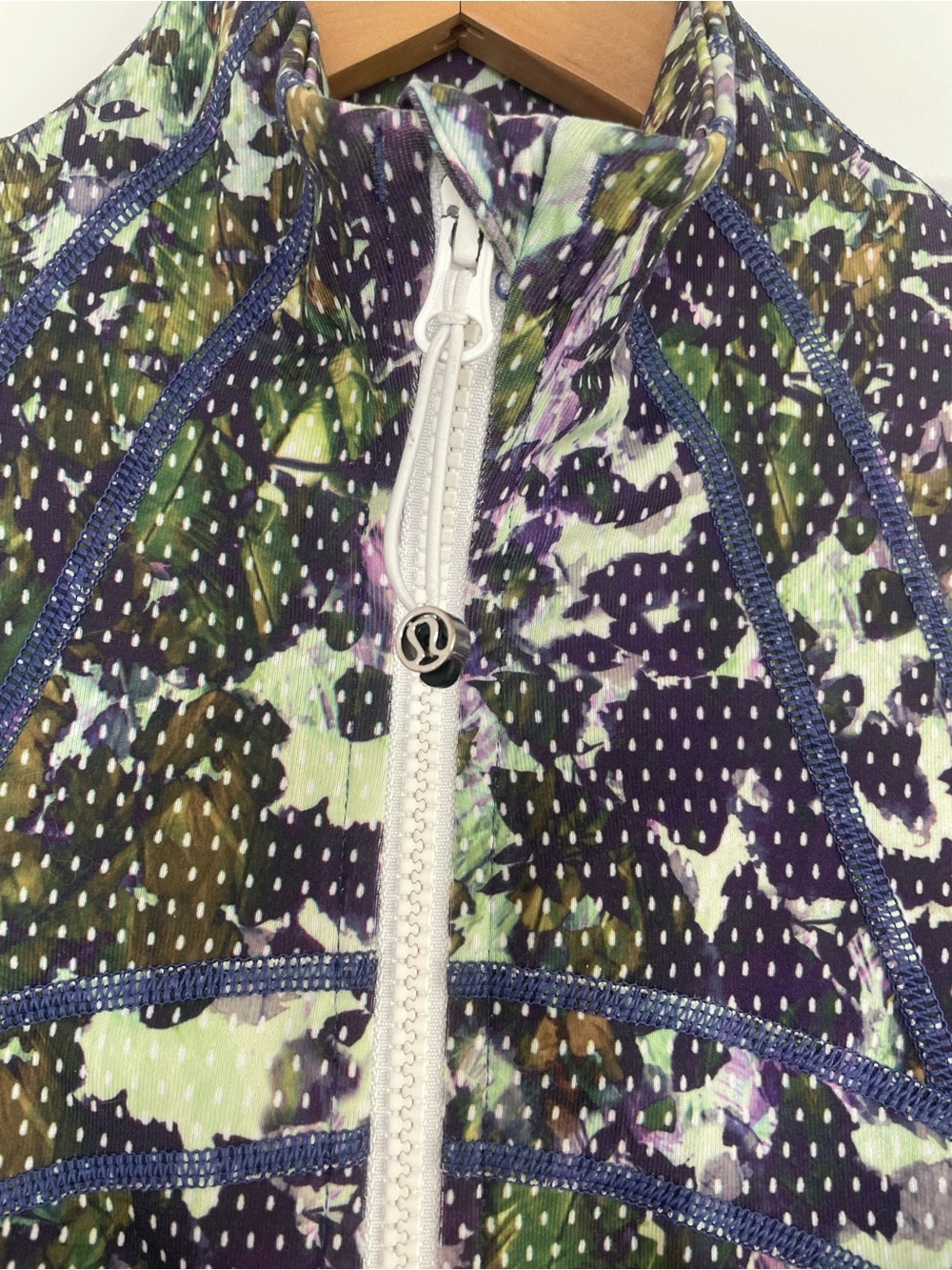 Lululemon Patterned Jacket - Picture 3 of 4